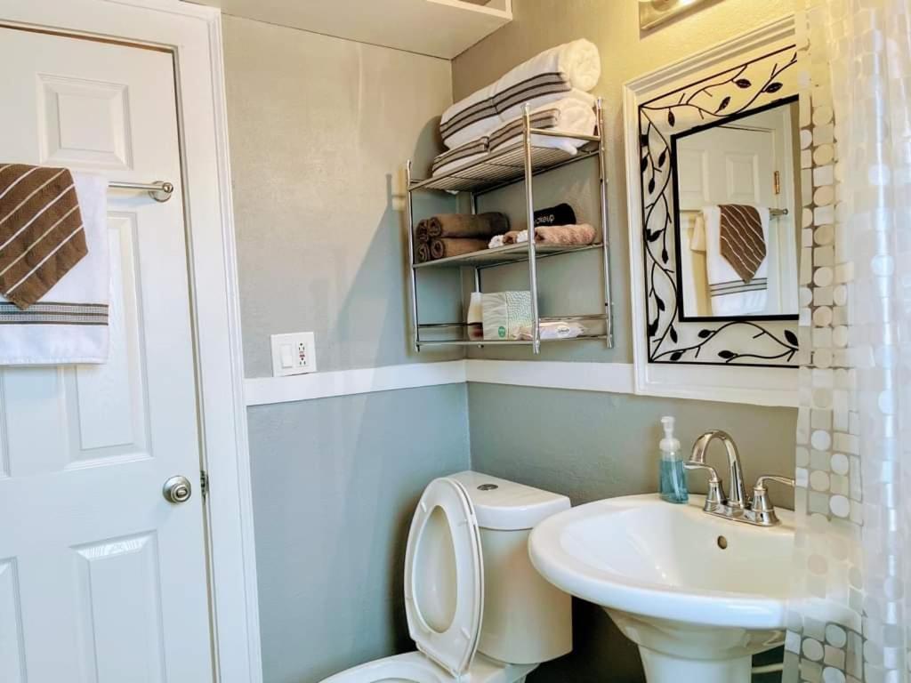 2 Bedroom Apt Near Great Lakes Naval Base And 6 Flags ووكيغان المظهر الخارجي الصورة